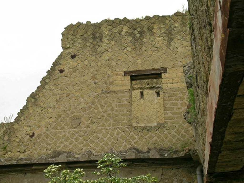 V.15, Herculaneum. May 2005. Upper west wall of portico/garden area.
Looking through window towards west wall of room of the “so-called” cross.
Photo courtesy of Nicolas Monteix.